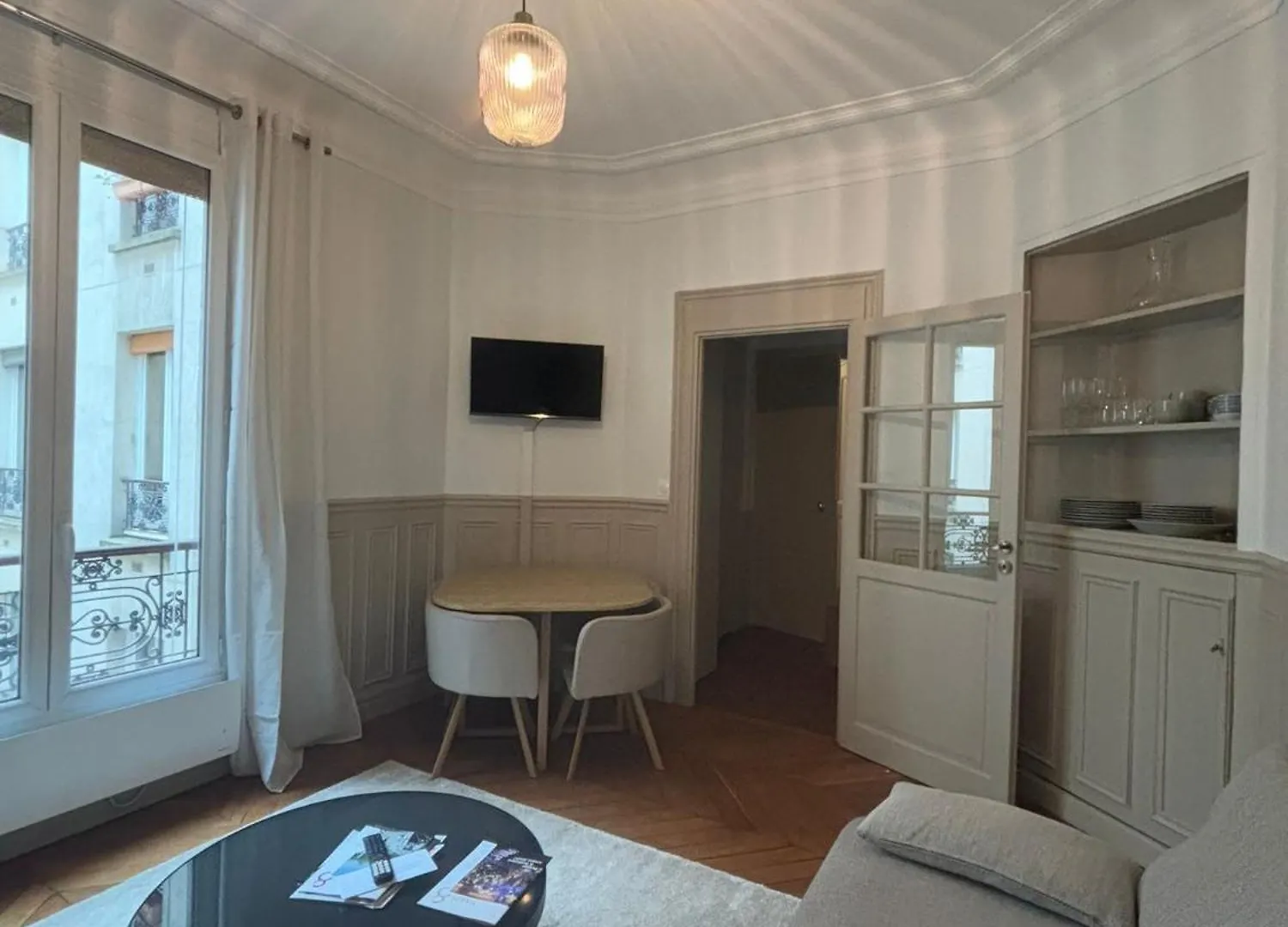 Apartment 2 Bdr Apt Saint Lazare Galeries Lafayette Paris 8