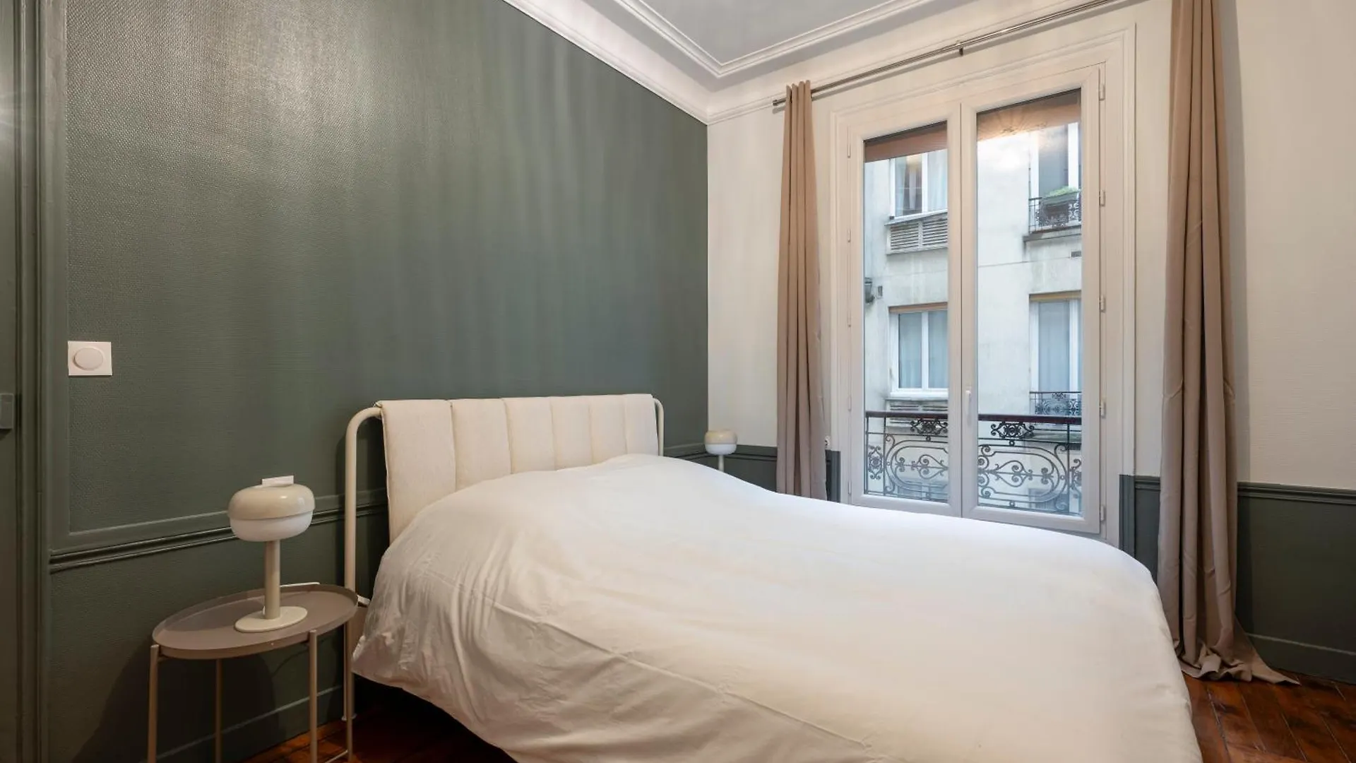 Apartment 2 Bdr Apt Saint Lazare Galeries Lafayette Paris 8