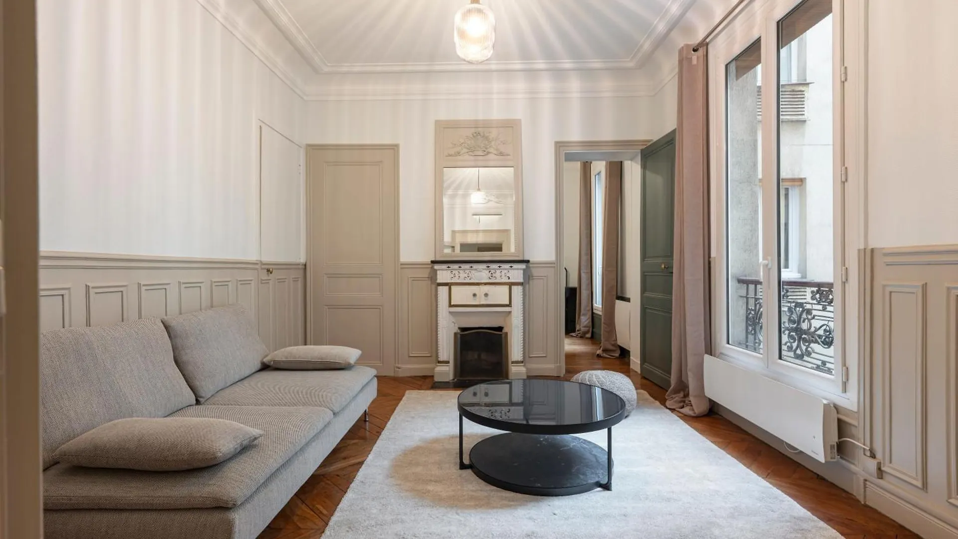 2 Bdr Apt Saint Lazare Galeries Lafayette Paris 8