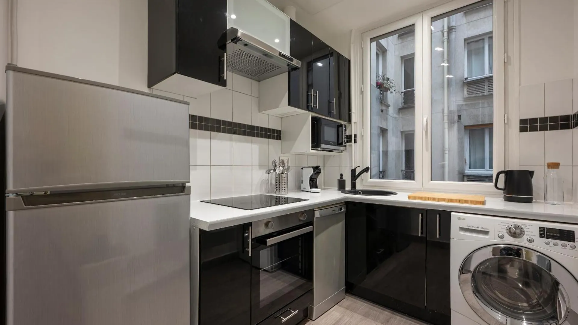 2 Bdr Apt Saint Lazare Galeries Lafayette Paris 8