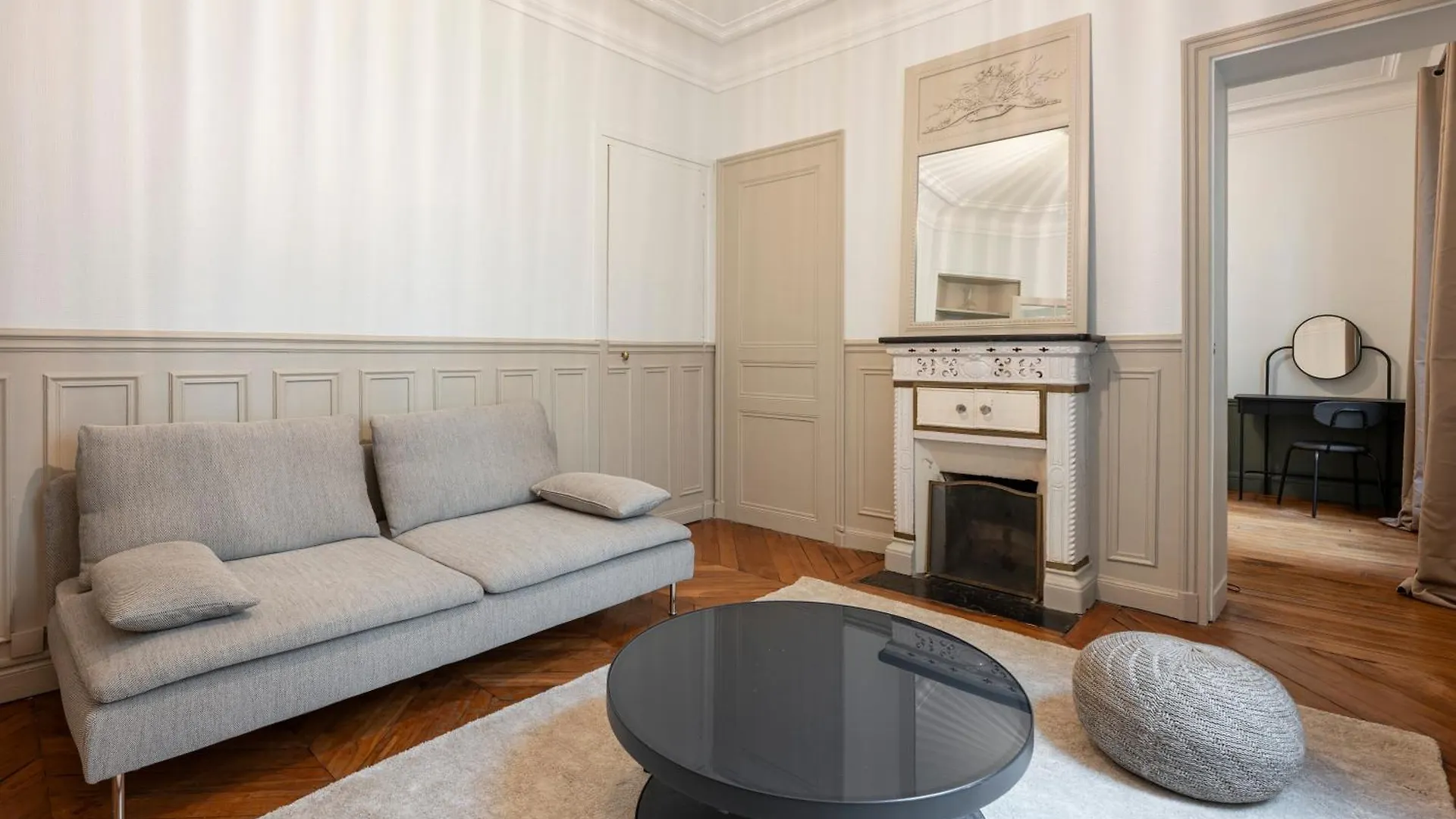 Apartment 2 Bdr Apt Saint Lazare Galeries Lafayette Paris 8